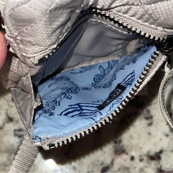 NWT Oliver Thomas Quilted Champagne Crossbody Cellphone RFID Blocking Purse New - Picture 4 of 12